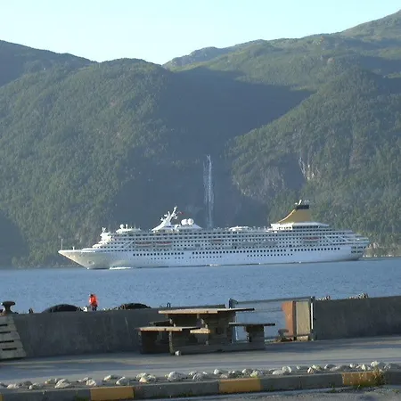Pensión Sognefjord Guesthotel 3*